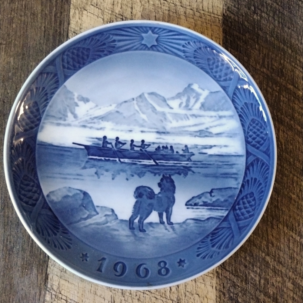 1968 Christmas Plate Kai Lange The Last Umiak by Royal Copenhagen Denmark